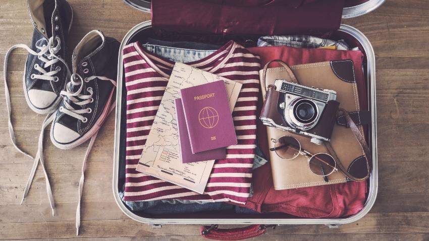 Reisekoffer mit Gepäck - Packliste